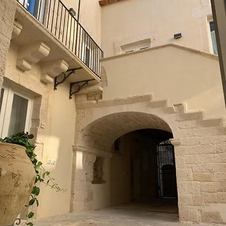 Isabella Di Castiglia מלון דירות *