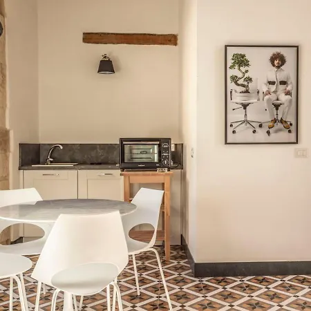 Isabella Di Castiglia Aparthotel *