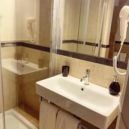 Isabella Di Castiglia Apartmanhotel Szirakúza